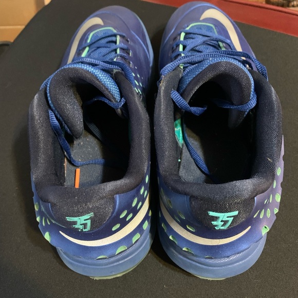 Shoes - Picture 6 of 7